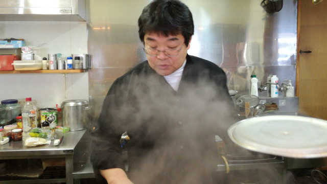 丸吉食堂のマスター